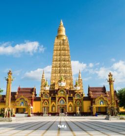 Maha That Wachiramongkol Temple