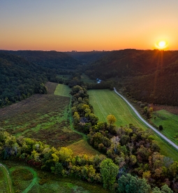 ที่ดิน  (Land)