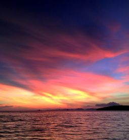 ชมพระอาทิตย์ตกส่งท้ายปี - Ending 2025 with a memorable sunset.