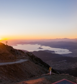Start absorbing in the slow and close-to-nature lifestyle.